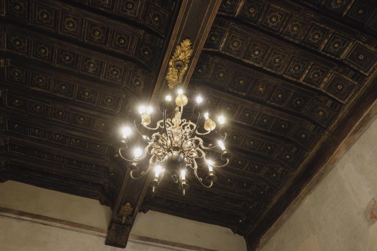 Foresteria Palazzo Guazzoni Zaccaria Cremona Kültér fotó